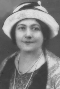 Esther Kahn